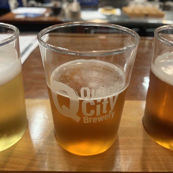 Photo taken at Queen City Brewery by Jeffrey K. on 9/28/2022