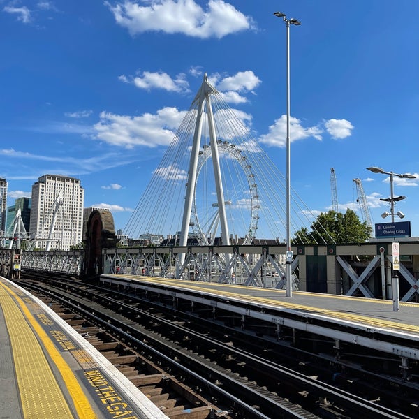 Photo taken at Charing Cross Railway Station (CHX) by Fabiano M. on 8/7/2022