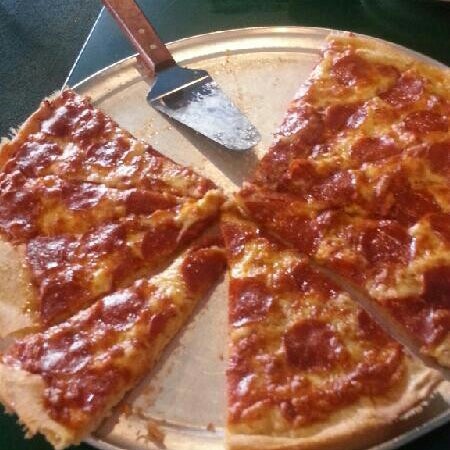 Foto tirada no(a) The Cloverleaf Pizza por Stephen H. em 5/19/2013
