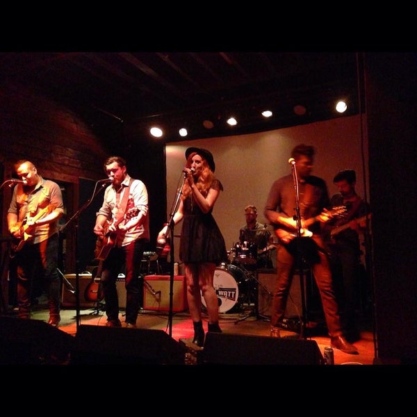 Foto tirada no(a) The High Watt por Cory C. em 7/2/2015