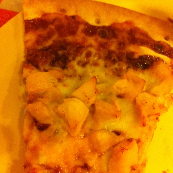 Das Foto wurde bei Michaelangelo&#39;s Pizza von Cory C. am 12/31/2012 aufgenommen