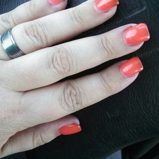 California Nails Oshkosh, WI