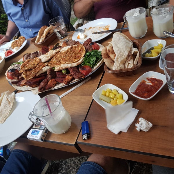 Снимок сделан в Saraylı Restoran пользователем Najmiddin H. 6/28/2019