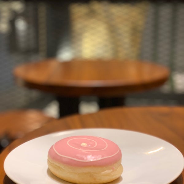 Photo taken at J.CO Donuts &amp; Coffee by Mesho . on 10/16/2018