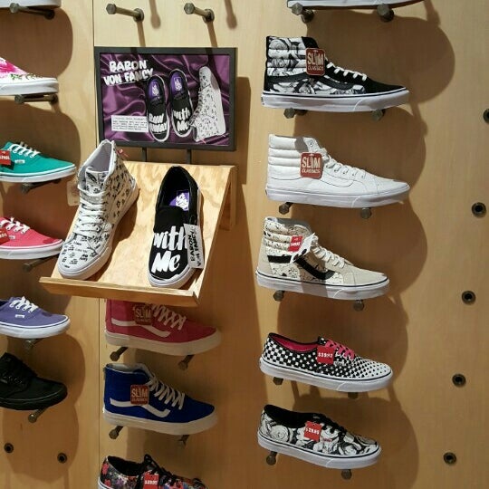 countryside mall vans