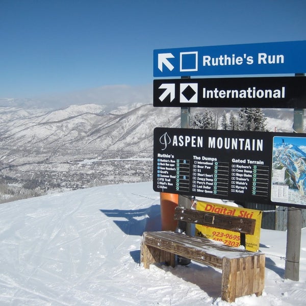 Photo taken at Aspen Mountain Ski Resort by Nikki H. on 12/7/2013