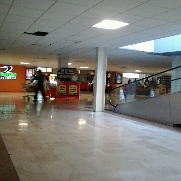 Xtreme Cinemas Zaragoza Mega comercial planta baja