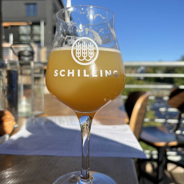 Foto diambil di Schilling Beer Co. oleh James T. pada 9/2/2022