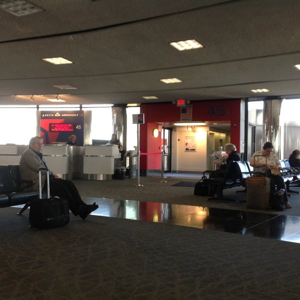 Gate B45 Airport Gate in Newark Airport and Port Newark