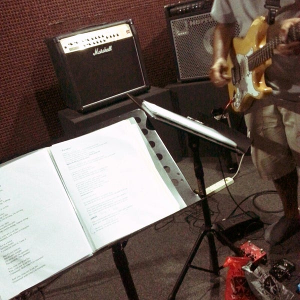 Photo taken at O’lando Jamming Studio by ♣FADZ♣ on 4/17/2013