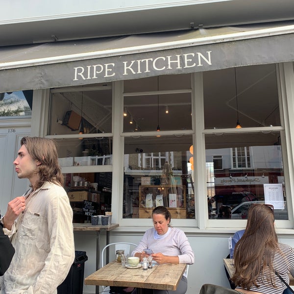 Foto diambil di Ripe Kitchen oleh Joan L. pada 4/24/2022