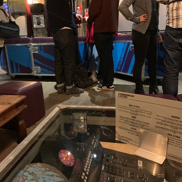 3/12/2019 tarihinde Joan L.ziyaretçi tarafından Strongroom Bar'de çekilen fotoğraf