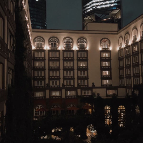 รูปภาพถ่ายที่ Four Seasons Hotel โดย M 88 เมื่อ 7/31/2022