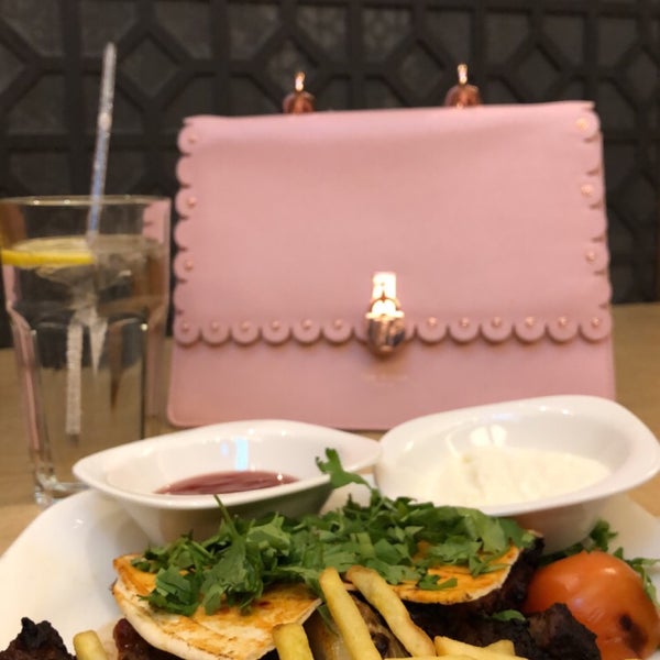 4/22/2019 tarihinde N💎 CLOSED.ziyaretçi tarafından Karam Cafe'de çekilen fotoğraf