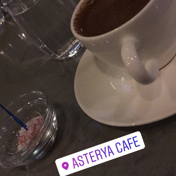 Foto scattata a Asterya Cafe da K il 2/19/2019