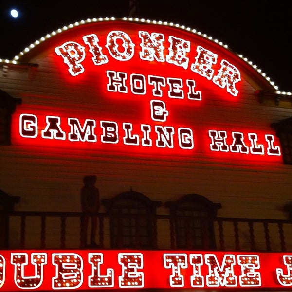 Foto diambil di Pioneer Hotel and Gambling Hall oleh Mark pada 11/16/2013