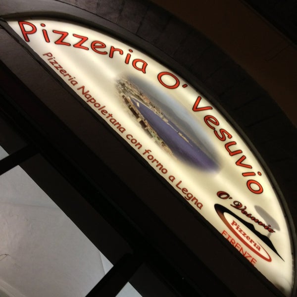 Foto diambil di Pizzeria O&#39; Vesuvio Napoletana Forno Legna oleh Oliver S. pada 6/27/2013