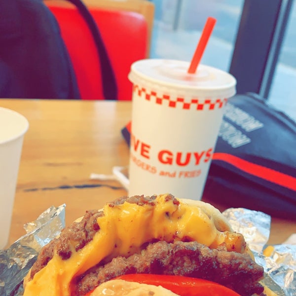Photo taken at Five Guys by Kh on 7/10/2019