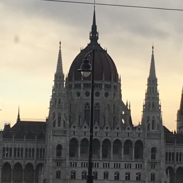 รูปภาพถ่ายที่ Novotel Budapest Danube โดย Toxic 3. เมื่อ 12/21/2019