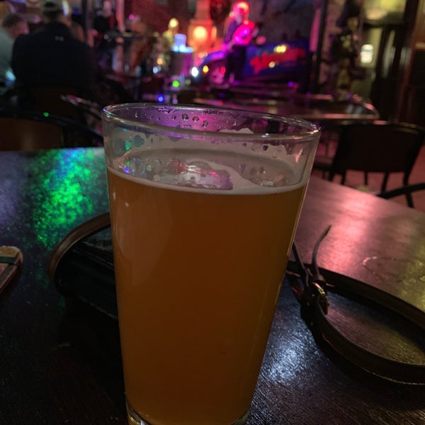Photo taken at Mad Dogs British Pub by Alexandre . on 1/4/2019