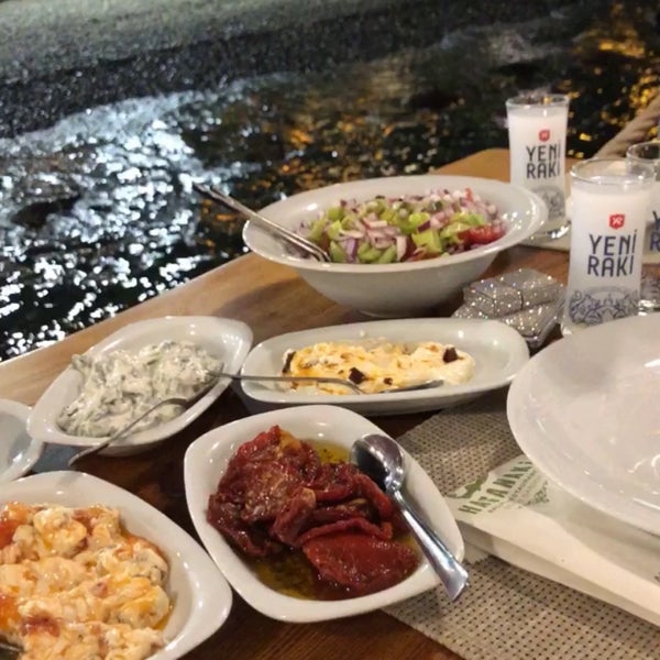 Foto tirada no(a) Hasanaki Balık Restaurant por 👑 Duygu N. em 8/19/2020