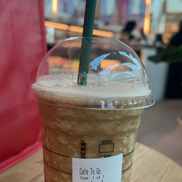 Foto scattata a Starbucks da م.ح il 11/5/2023