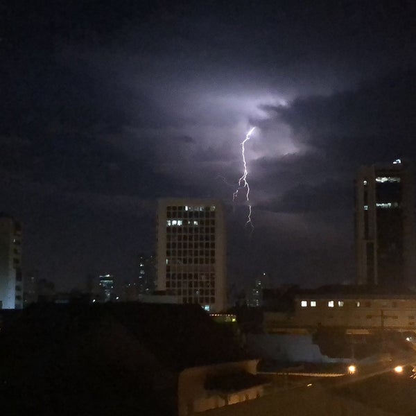 the mood on the outdoor terrace was nice, especially when the thunderstorm came up, so we could watch it from there! We had mojitos. after telling them to put less sugar in it, they were delicious!