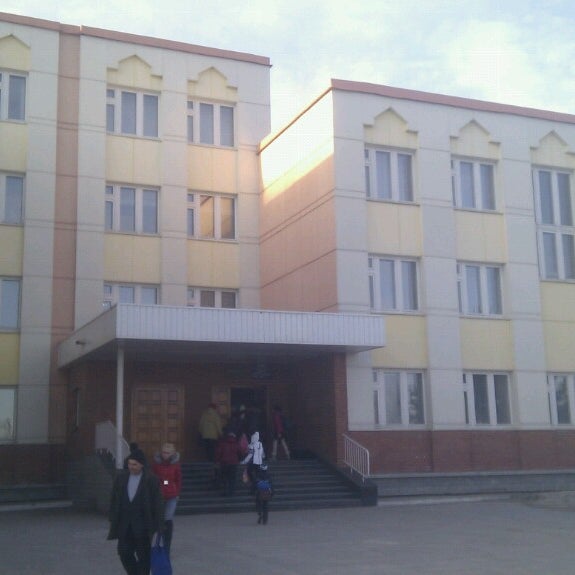 Школа 210 новосибирск. Школа 210 Горская 7. Школа 210 Новосибирск внутри.