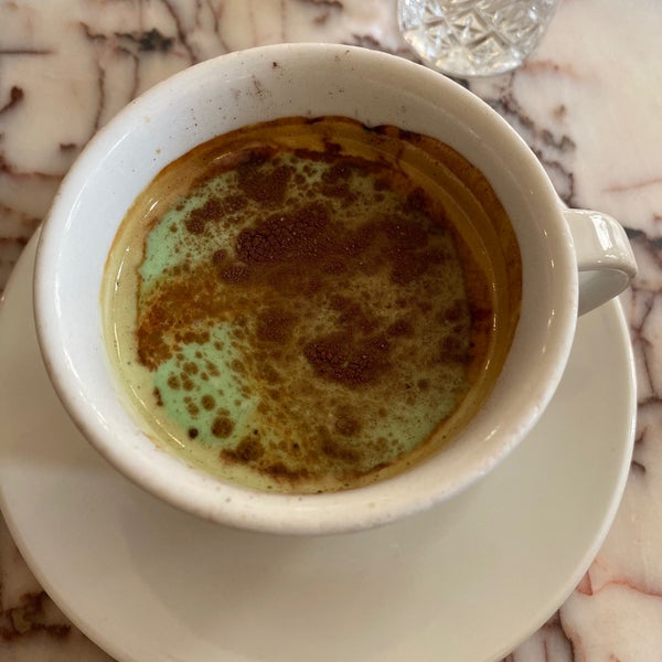 รูปภาพถ่ายที่ Caffè Pedrocchi โดย Guido เมื่อ 10/8/2019