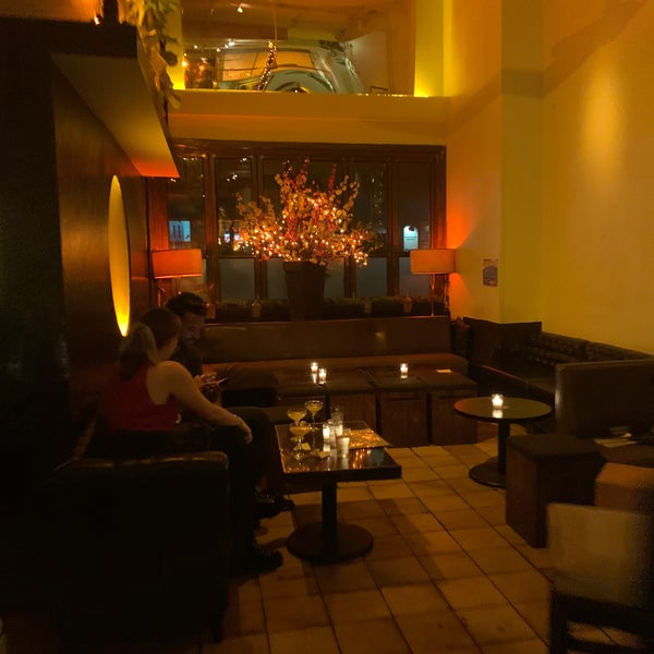 Das Foto wurde bei Verlaine Bar &amp; Lounge von Guido am 9/2/2019 aufgenommen