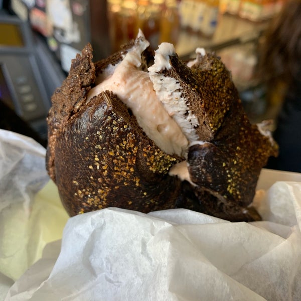 Photo taken at Bagelsmith Bedford by Guido on 3/9/2019