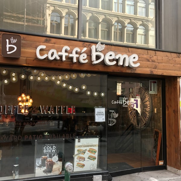 Foto tirada no(a) Caffé Bene por Guido em 11/2/2016