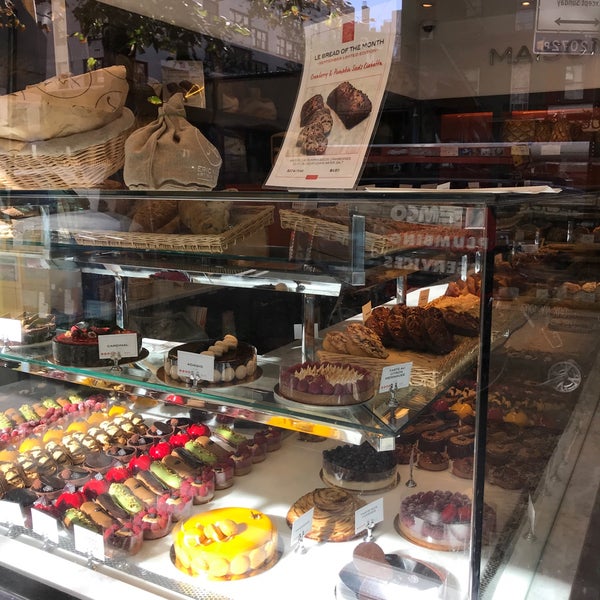 Photo taken at Maison Kayser by Guido on 10/18/2017