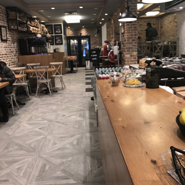 Photo taken at Tal Bagels by Guido on 3/19/2018