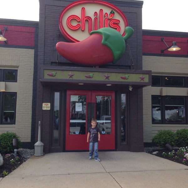Photo taken at Chili&#39;s Grill &amp; Bar by Jutta S. on 6/5/2015