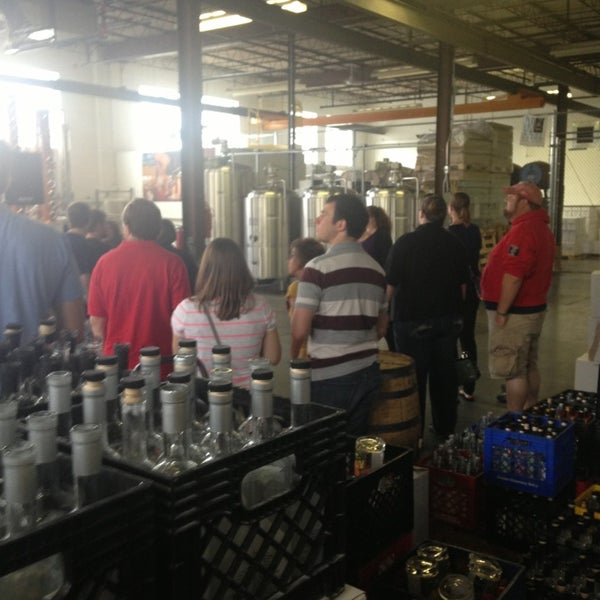 7/27/2013 tarihinde Jason D.ziyaretçi tarafından Great Lakes Distillery'de çekilen fotoğraf
