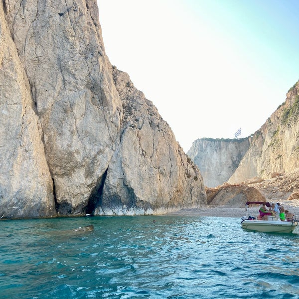 Παραλία Μαραθιά (Marathias Beach) - Beach in Marathia