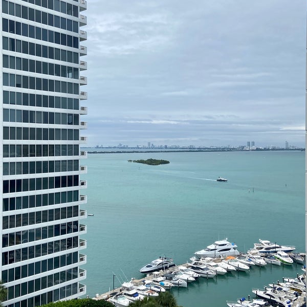 Foto tirada no(a) Miami Marriott Biscayne Bay por Yulia K. em 3/20/2023