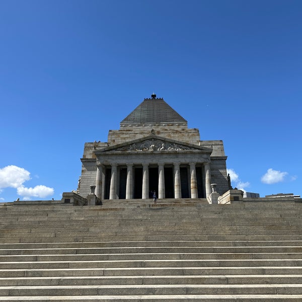Photo taken at Shrine of Remembrance by Cindy Y. on 2/6/2024
