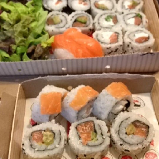 รูปภาพถ่ายที่ Sushi Pop โดย Joao Pedro F. เมื่อ 7/12/2013