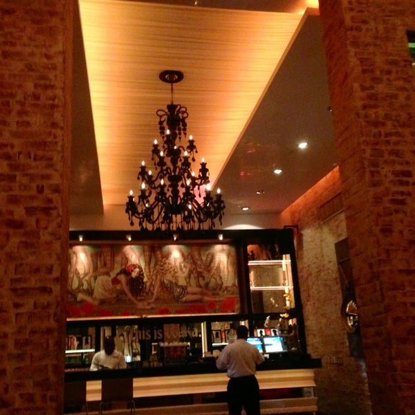 Foto diambil di Grappa Restaurant, Terrace &amp; Supper Club oleh Kun-Han L. pada 6/1/2013