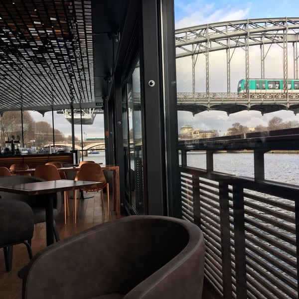 1/10/2017 tarihinde Ageliki P.ziyaretçi tarafından Restaurant OFF Paris Seine'de çekilen fotoğraf