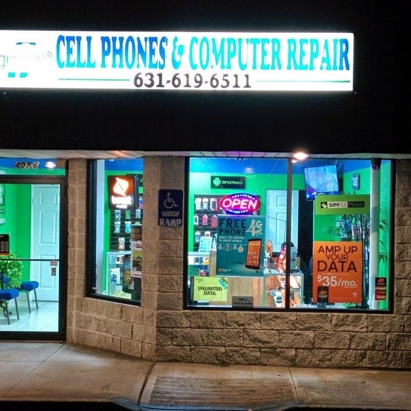 Photo taken at Digimobile - Computer Cell Phone Repair - Ronkonkoma by Digimobile - Computer Cell Phone Repair - Ronkonkoma on 10/30/2018