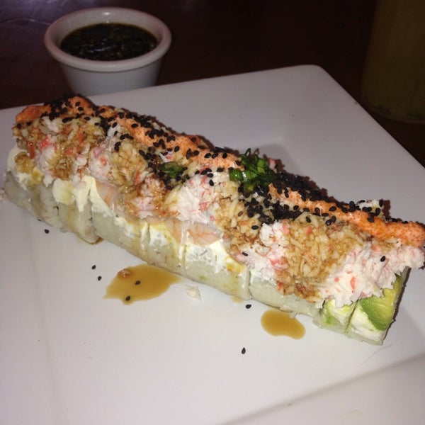 Снимок сделан в The Sushi &amp; Salads, Co. пользователем Faby M. 5/31/2013