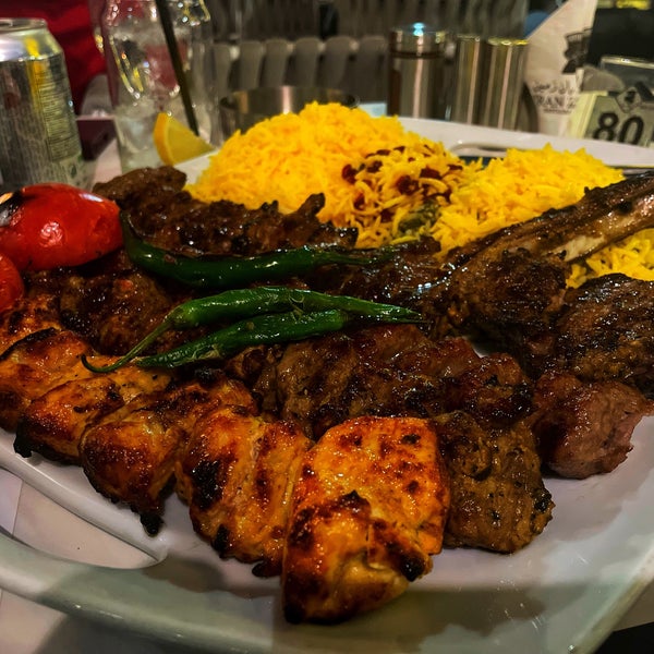 Das Foto wurde bei Iran Zamin Restaurant von 👸🏻💎𝒮ℴ𝓃𝒶💎👸🏻 am 3/10/2023 aufgenommen