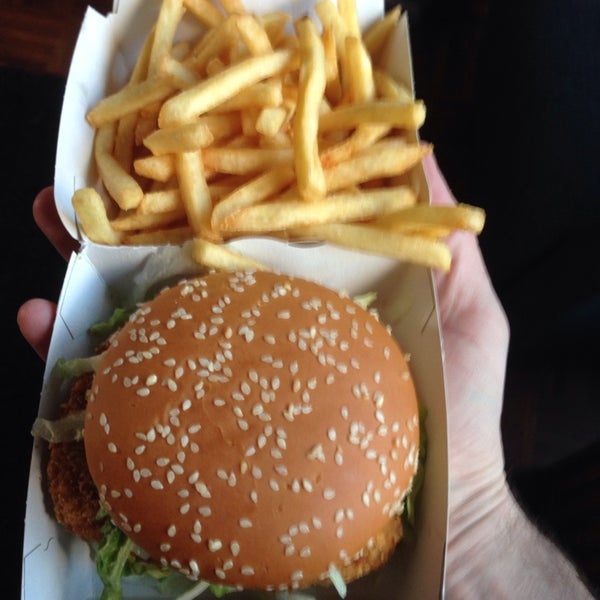Das Foto wurde bei McDonald&#39;s von PETER am 3/22/2014 aufgenommen