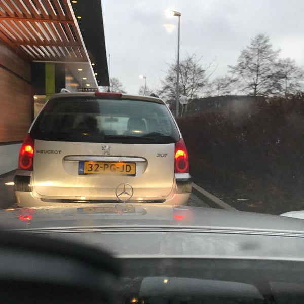 Photo taken at McDonald&#39;s by PETER on 2/4/2017