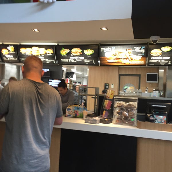 Photo taken at McDonald&#39;s by PETER on 7/8/2016