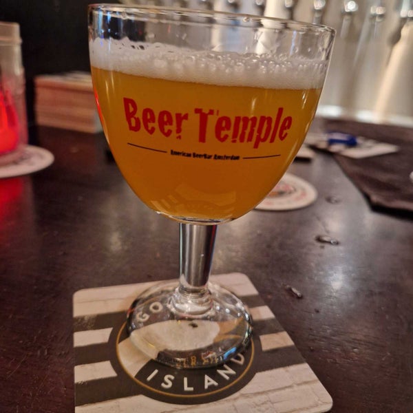 Photo taken at BeerTemple by Peter H. on 4/1/2023
