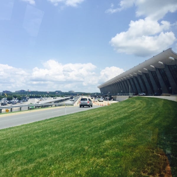 Photo prise au Washington Dulles International Airport (IAD) par Edd V. le6/6/2015